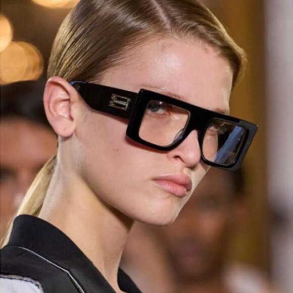 Victoria Beckham VB677S 001 Square Sunglasses – Black/Grey - Picture 13 of 13